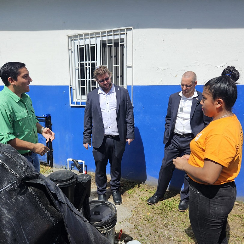 donan-a-escuela-sistema-que-produce-biogas-y-fertilizante-organico